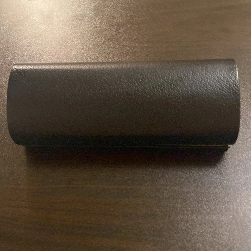 Burberry Sunglasses Case in pristine condition.  No call outs. - Picture 4 of 6